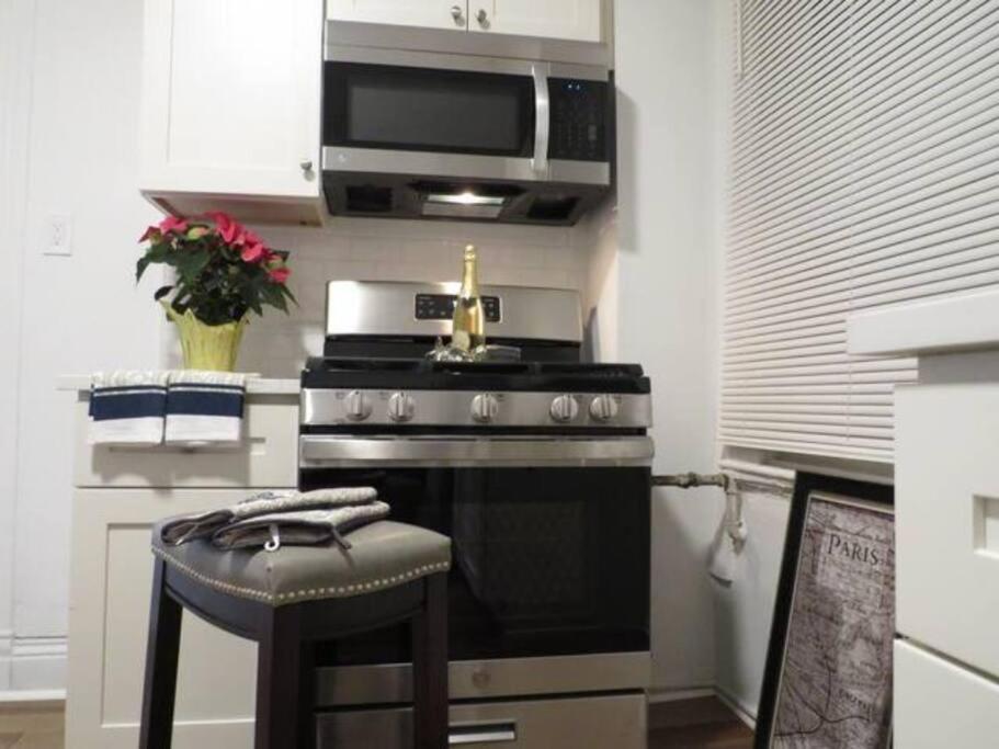 Apartment Stylish Urban Living: Gateway To Bliss